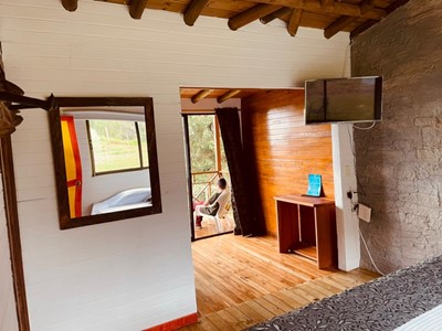 Cabaña Rosas - Finca Hotel Cabañas y Flores - Jericó, Antioquia - image - 6