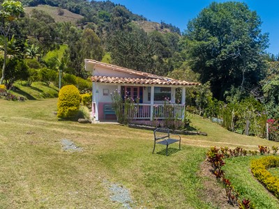 Finca Hotel Cabañas y Flores - Jericó, Antioquia - image - 11