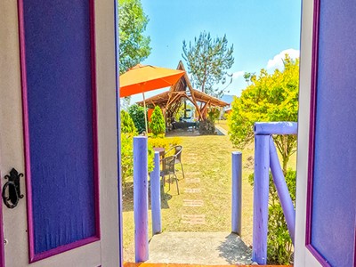 Cabaña Violetas - Finca Hotel Cabañas y Flores - Jericó, Antioquia - image - 4