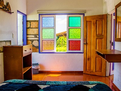 Cabaña Violetas - Finca Hotel Cabañas y Flores - Jericó, Antioquia - image - 5