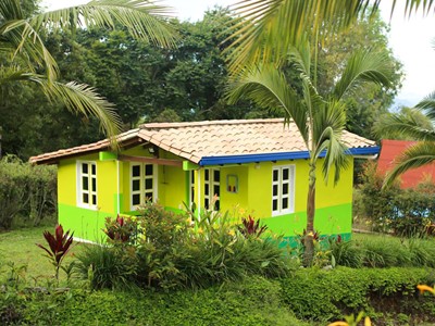 Cabaña Besitos - Finca Hotel Cabañas y Flores - Jericó, Antioquia - image - 1